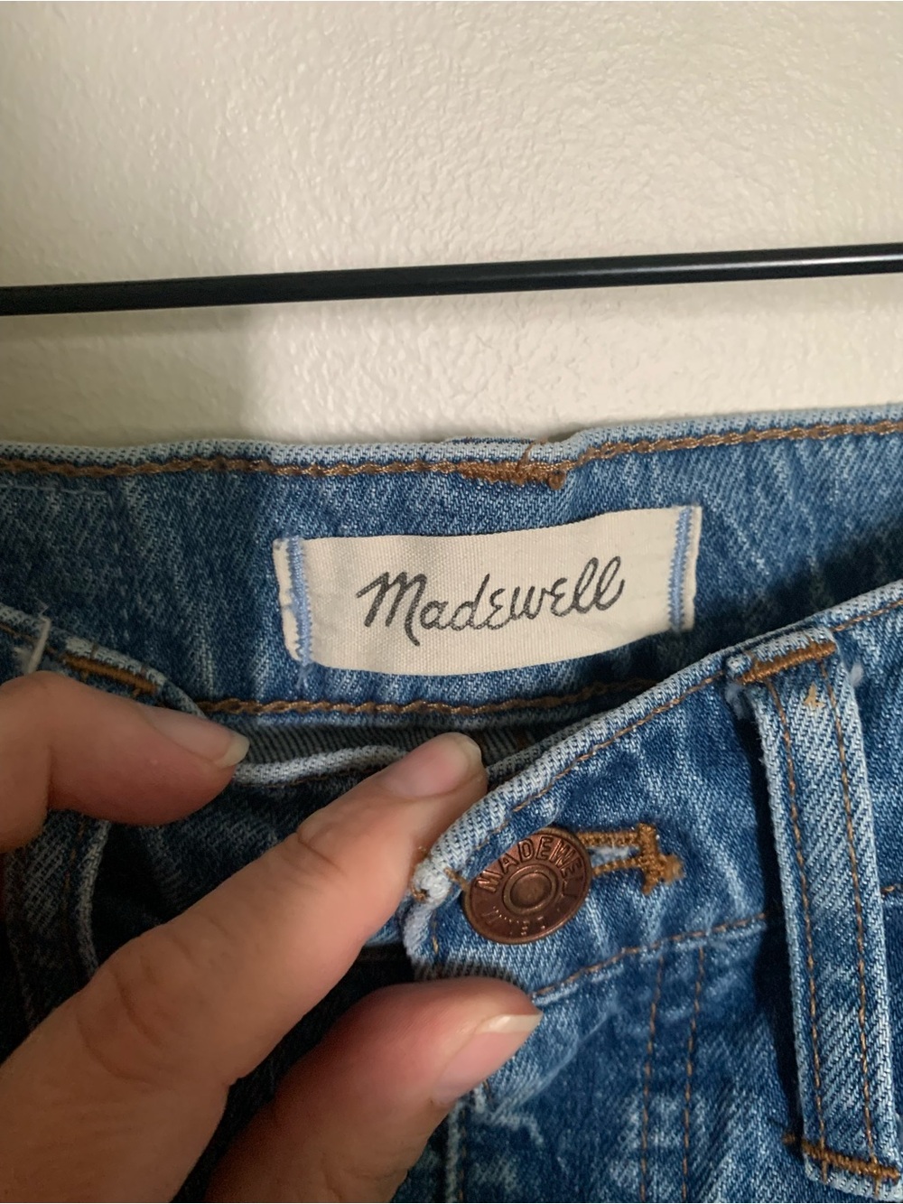 Madewell High-Rise Straight Jeans in Light Blue. Size 23 - Picture 3 of 7